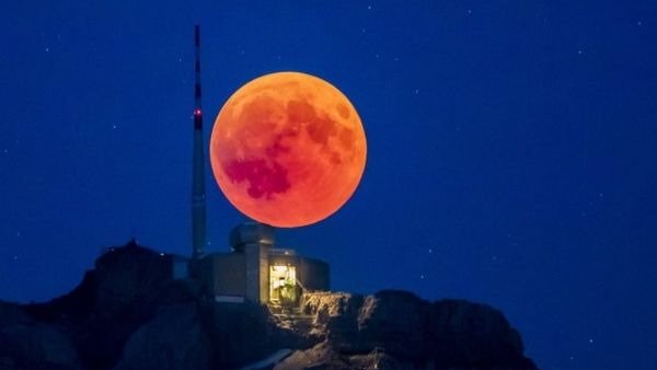 Super Blood Moon 2021: 26 मई को 'लाल' हो जाएगा चांद, जानिए कब-कहां देख सकेंगे साल का सबसे बड़ा ब्लड मून