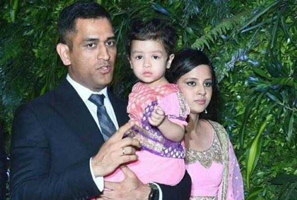 Dhoni की बेटी जीवा को मिली धमकी तो रांची पुलिस ने बढ़ा दी सुरक्षा