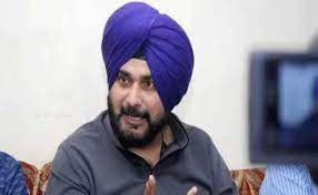 Navjot Singh Sidhu / 10 महीने बाद जेल से रिहा हुए नवजोत सिंह सिद्धू, आते ही केंद्र सरकार को दी चेतावनी