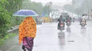 Weather Update: दिल्ली-यूपी और बिहार में बारिश को लेकर आया नया अपडेट, जानिए कब तक हो सकती है बारिश