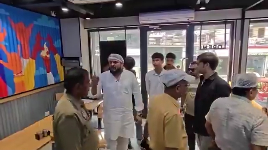 नवरात्र में नॉनवेज सप्लाई पर बवाल, फतेहपुर में डोमिनोज बंद
