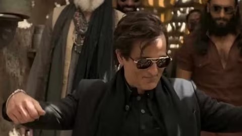 पागल हो गया है क्या…’ कहकर ठुकरा दी थी धुरंधर, चार घंटे की बातचीत ने बदला अक्षय खन्ना का फैसला