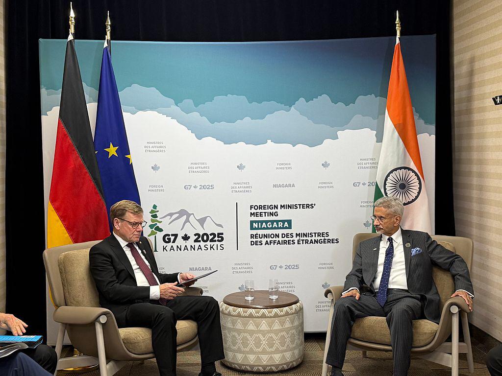EAM Jaishankar Engages in High-Level Talks with Key Foreign Ministers at G7 Meeting in Canada