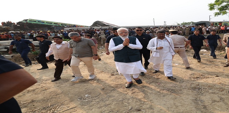 Odisha Train Tragedy: बालासोर में घायलों से मिलने पहुंचे पीएम मोदी ने कहा- ये घटना वेदना से परे घटना है, इस घटना ने मन को विचलित कर देने वाली घटना