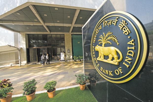 RBI ने दी वार्निंग , कोरोना महामारी लंबी खिंचना अर्थव्यवस्था के लिए जोखिम