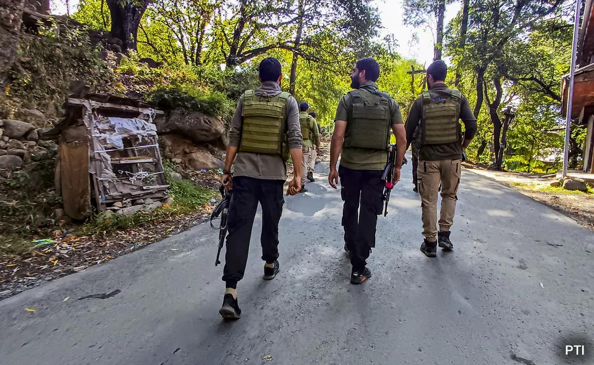 One Soldier Found Dead, Search Continues for Comrade in South Kashmir Forests