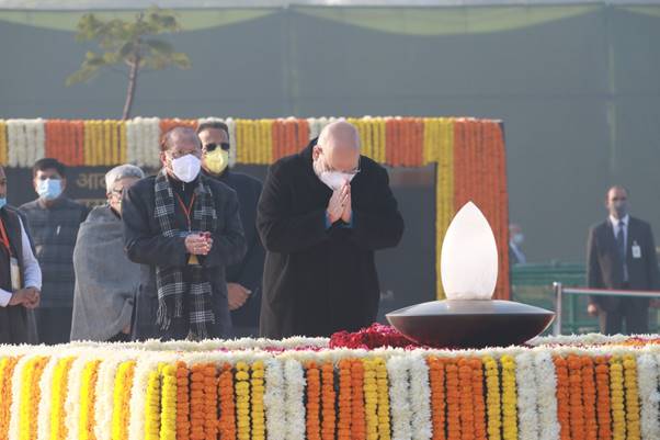 गृह मंत्री अमित शाह ने पूर्व प्रधानमंत्री भारत रत्न अटल बिहारी वाजपेयी को श्रद्धांजलि दी