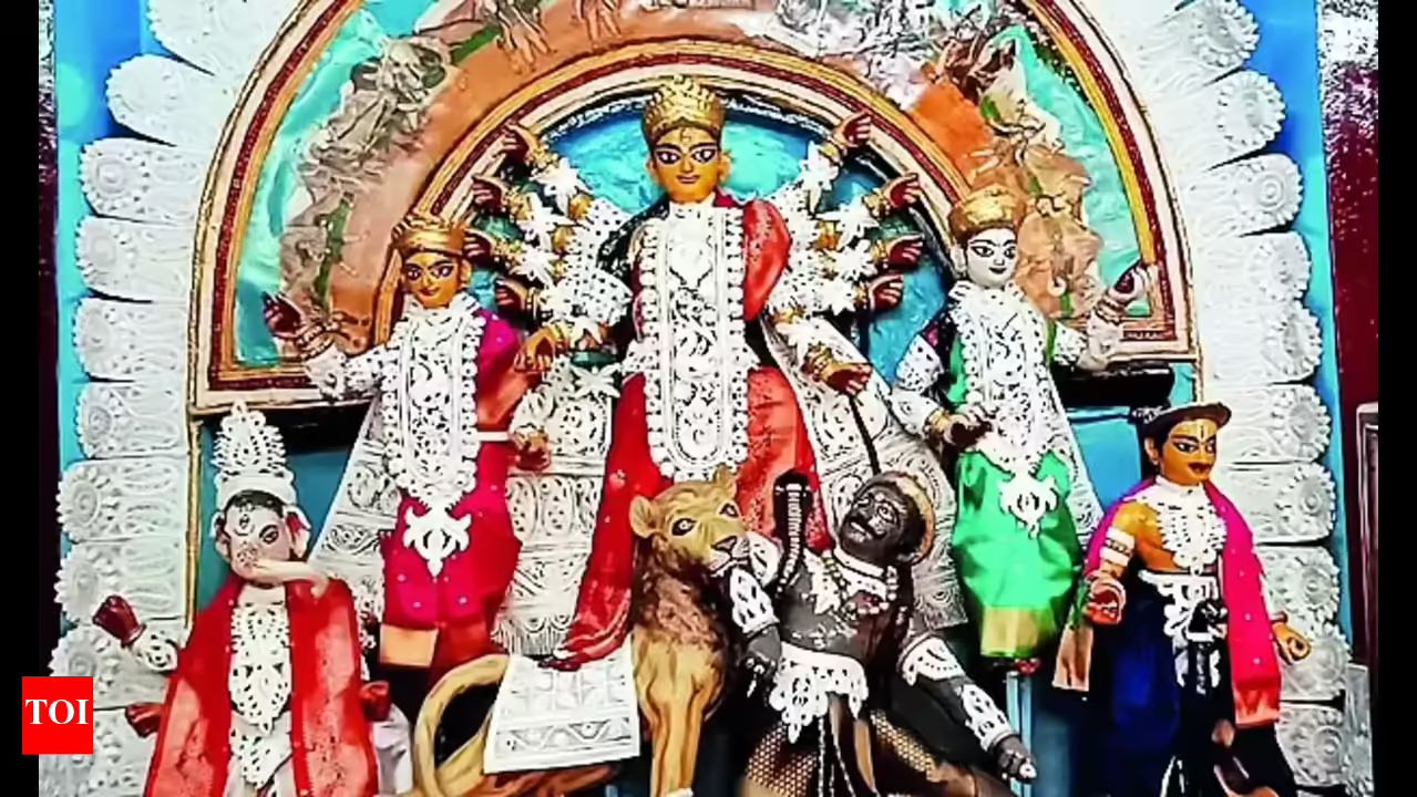 Varanasi’s 260-Year-Old Durga Idol Defies Tradition