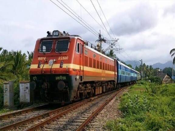 Railways Deploys 116 Additional Coaches Across 37 Trains Amid Passenger Rush