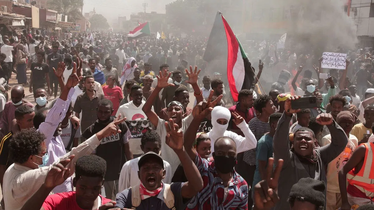 Sudan Civil War / 5 पॉइंट में समझिए सूडान में फंसे भारतीयों बचाने का मिशन- अमेरिका, ब्रिटेन, यूएन के संपर्क में भारत