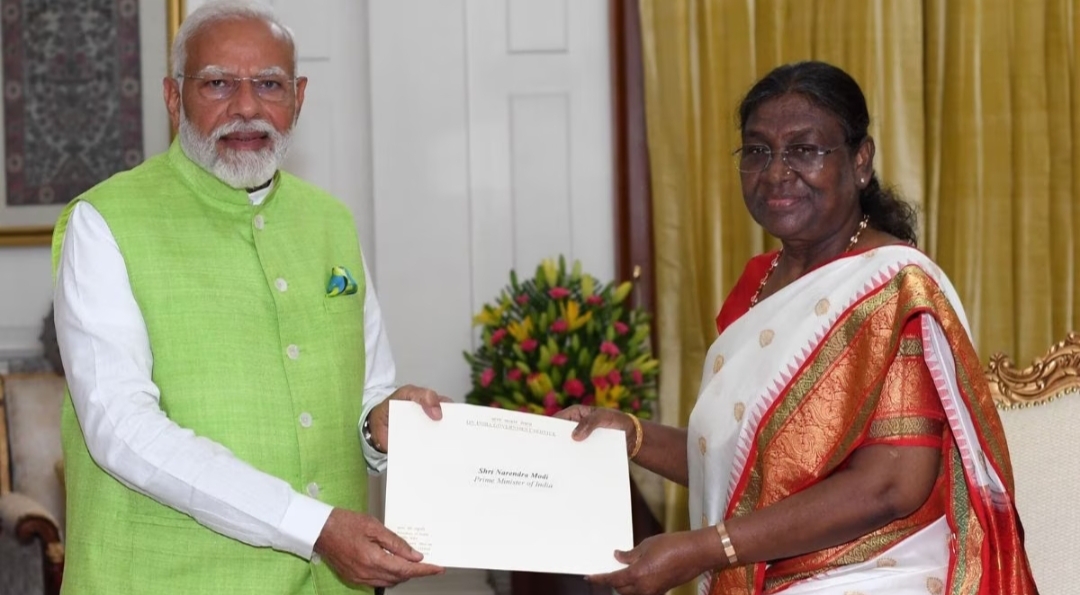 Lok Sabha Election  2024: मोदी ने PM पद से दिया इस्तीफा, राष्ट्रपति ने किया मंजूर, बने रहेंगे कार्यवाहक प्रधानमंत्री