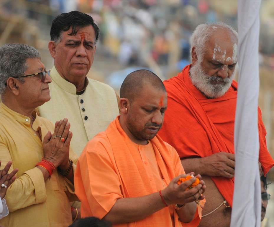 CM Yogi in Prayagraj: माफिया अतीक अहमद की जमीन पर योगी का भूमि पूजन, बसेगा गरीबों का आशियाना