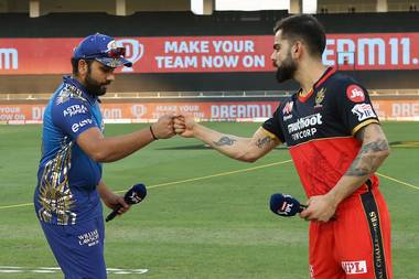 IPL 2020, MI vs RCB  Score: बैंगलोर ने गंवाया पहला विकेट, जोश फिलिप हुए आउट