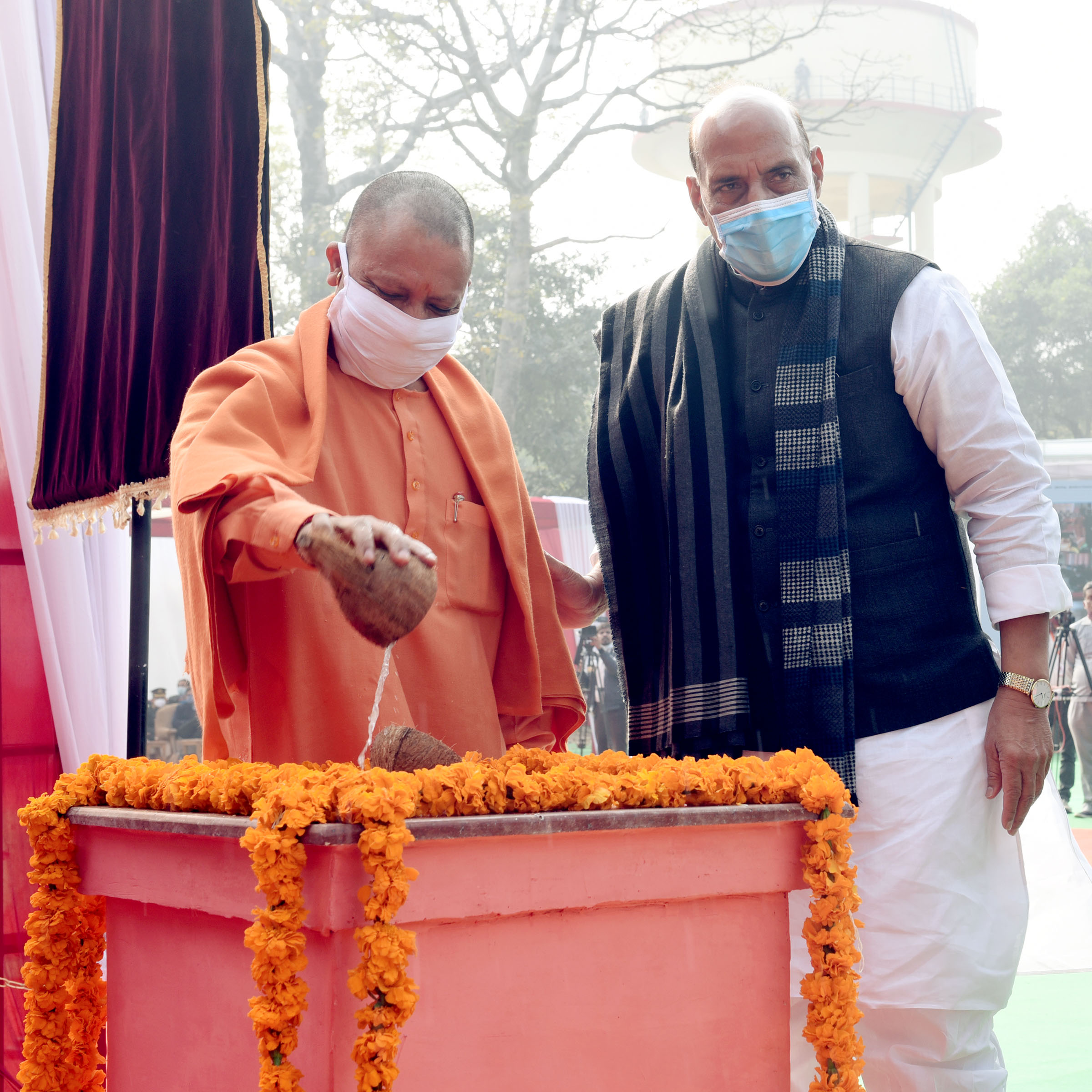 रक्षा मंत्री राजनाथ सिंह  ने लखनऊ में न्यू कमाण्ड हाॅस्पिटल का किया भूमि पूजन