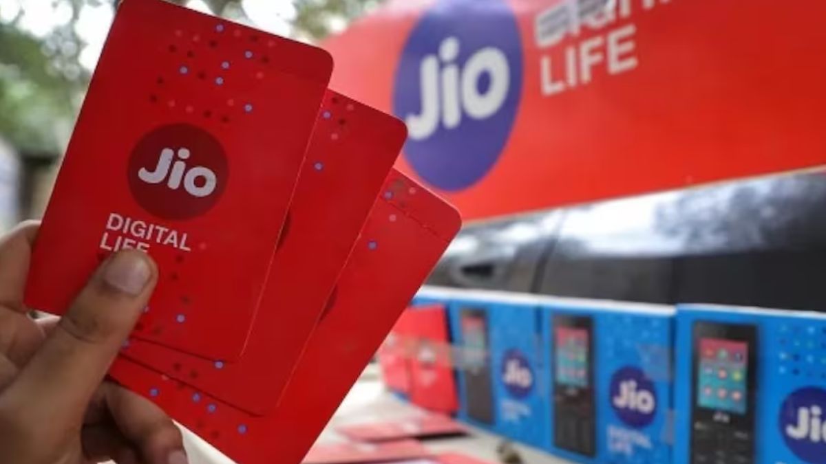 JIO New Plan / जियो ने प्रीपेड यूजर्स को दिया बड़ा झटका, मोबाइल टैरिफ में किया 25 फीसदी तक का इजाफा