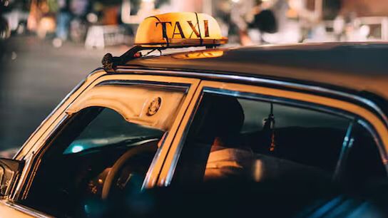 Delhi Woman Alleges Violent Cab Ride and Failed Helpline Response, Raising Fresh Safety Concerns