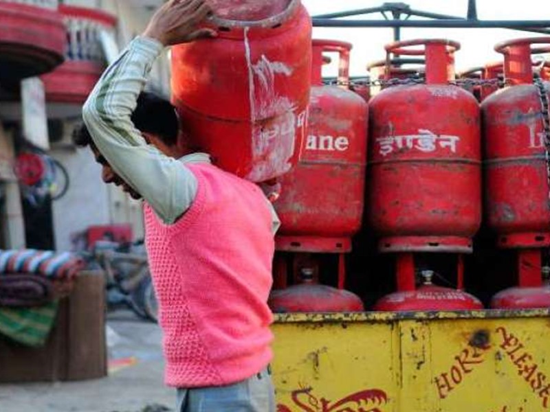 1 तारीख से गैस सिलेंडर से जुड़े नियमों में होगा बड़ा बदलाव, नया डिलीवरी सिस्टम और भी बहुत कुछ एक क्लिक में जाने