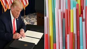 Donald Trump News / कागज के स्ट्रॉ पर ट्रंप ने लगाया बैन, कहा- ‘ये टिकाऊ नहीं होते