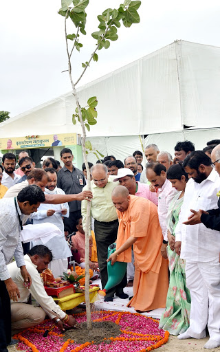 वृक्षारोपण महाकुम्भ के दौरान राज्य में मुख्यमंत्री योगी ने 22 करोड़ पौधरोपण के लक्ष्य को सफलतापूर्वक पूर्ण किया 