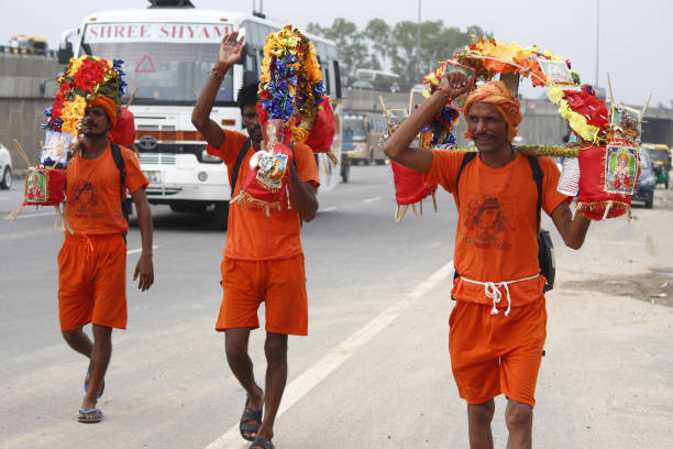 समस्त प्रोटोकाल के साथ पारंपरिक कांवड़ यात्रा को CM  योगी ने दिया मंजूरी