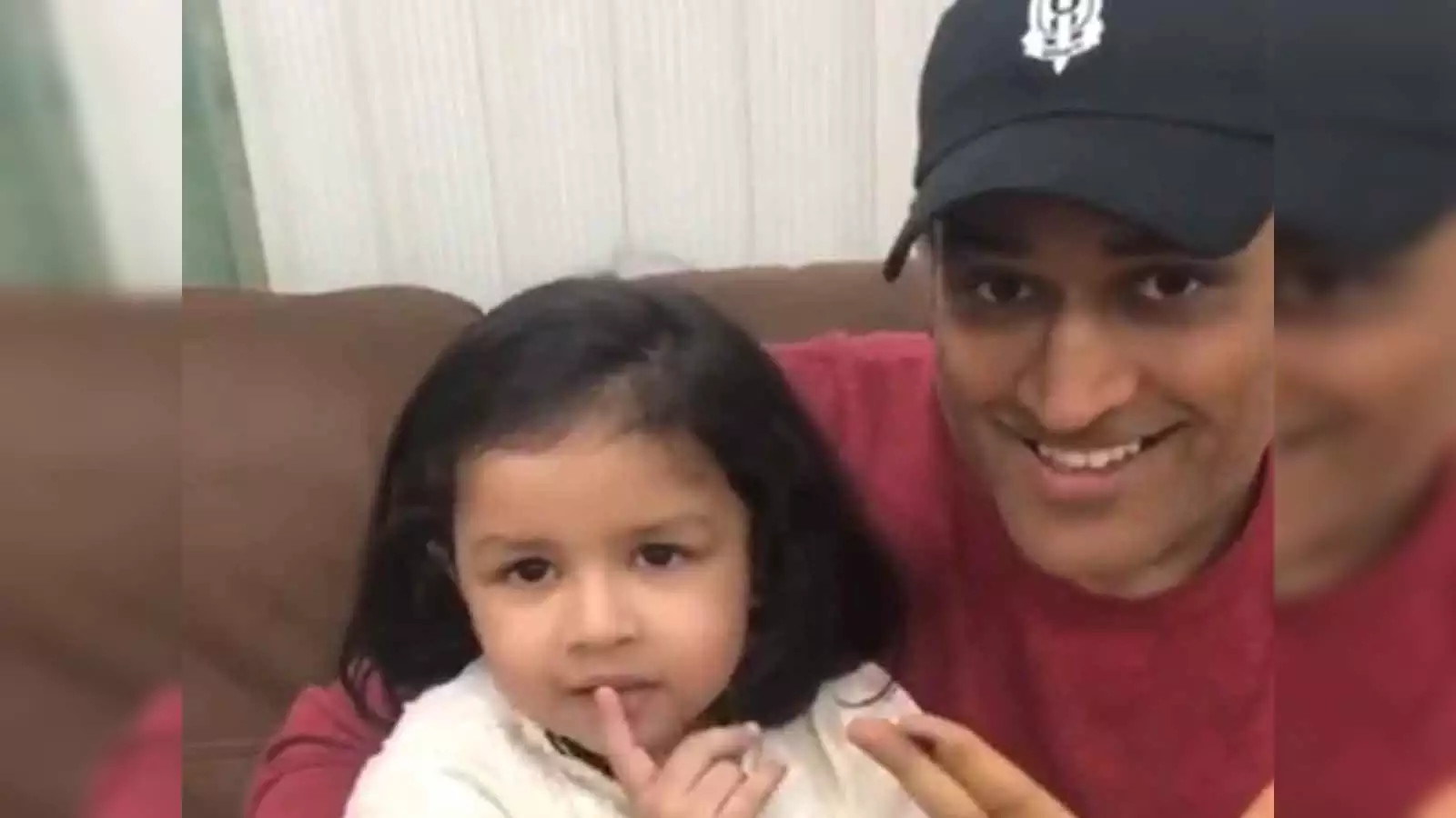 MS Dhoni : परिवार संग वोट डालने मतदान केंद्र पहुंचे धोनी,फँस हुए दीवाने 