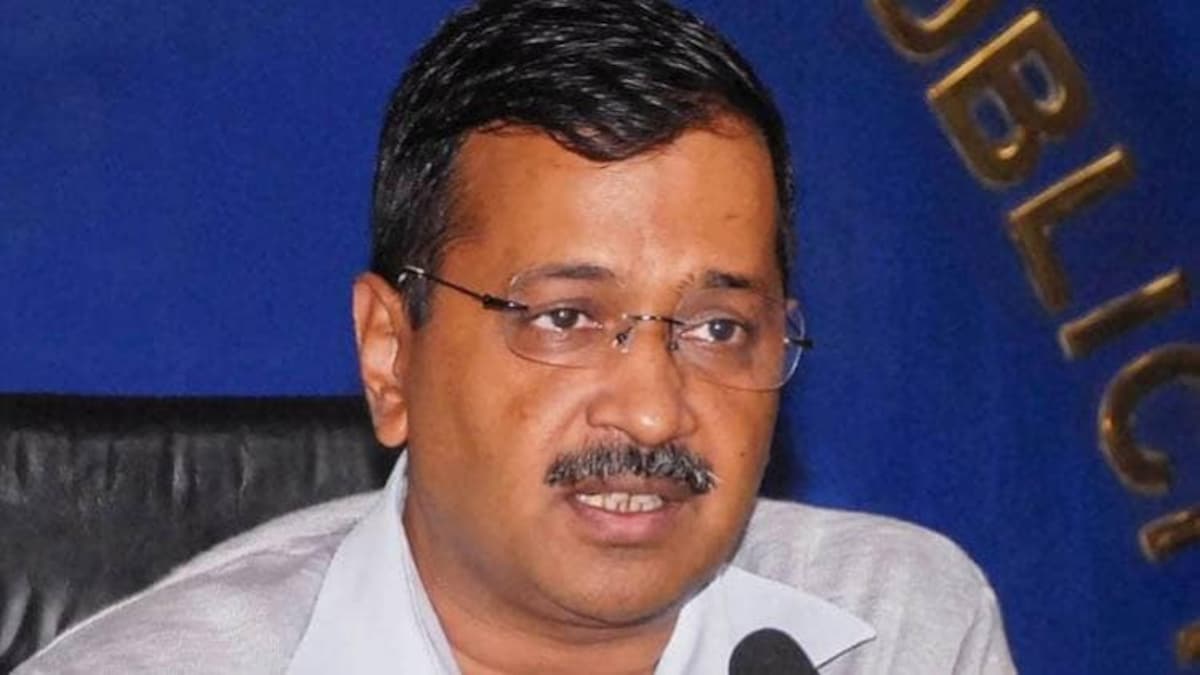 केजरीवाल सरकार ने कोरोना के बढ़ते मामलों के चलते दिल्ली में सभी स्कूलों को बंद करने का आदेश दिया