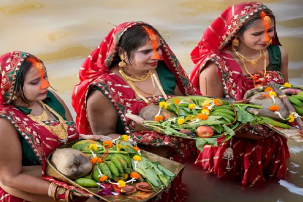 Chhath Puja 2024 /चार दिन के कार्यक्रम में खरना के दिन क्या-क्या होता है... छठ का प्रसाद कब बनता है?