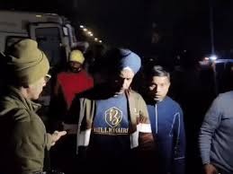 अटारी-वाघा सीमा पर भावुक वापसी: पाकिस्तान से रिहा हुए सात भारतीय नागरिक सुरक्षित भारत लौटे