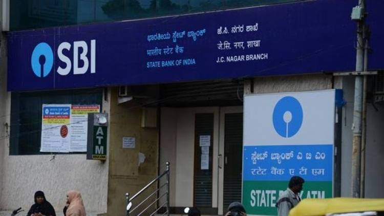 SBI के 44 करोड़ खाताधारकों के लिए बड़ी खबर, मिनिमम बैलेंस नहीं रख पाने का चार्ज माफ