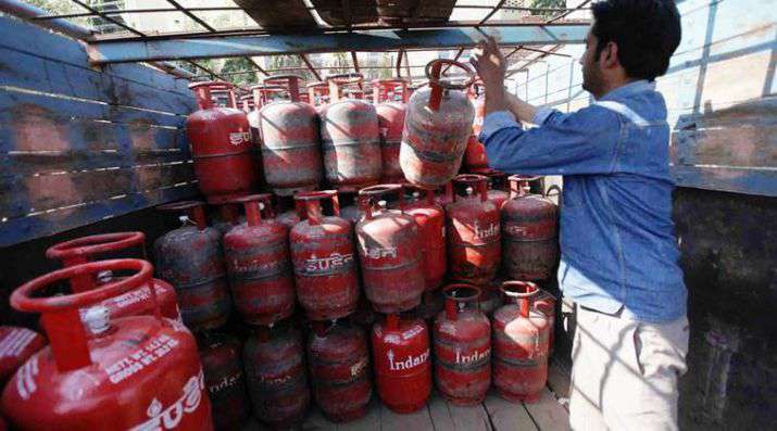 LPG सिलेंडर के दामों में हुई बढ़ोत्‍तरी, जानें आपके शहर में कीमत