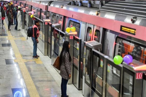 Delhi Metro Guidelines: Monday से दिल्ली में शुरू रही है METRO सेवाएं, यात्रियों को रखना होगा  खास ध्यान