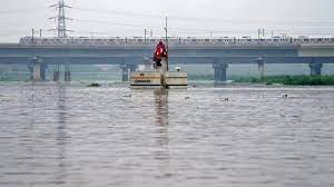 Yamuna River Flood: यमुना नदी का कहर जारी , गाजियाबाद में पानी में डूबे कई घर