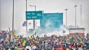 Farmers Protest March / बॉर्डर से बैरिकेड हटे, सड़क खाली... किसान फिलहाल दिल्ली नहीं जाएंगे