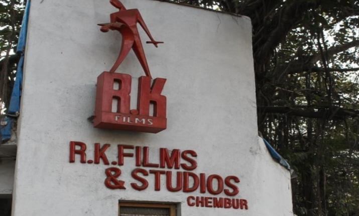 कपूर खानदान बेच रही है अपनी पहचान R K Studio